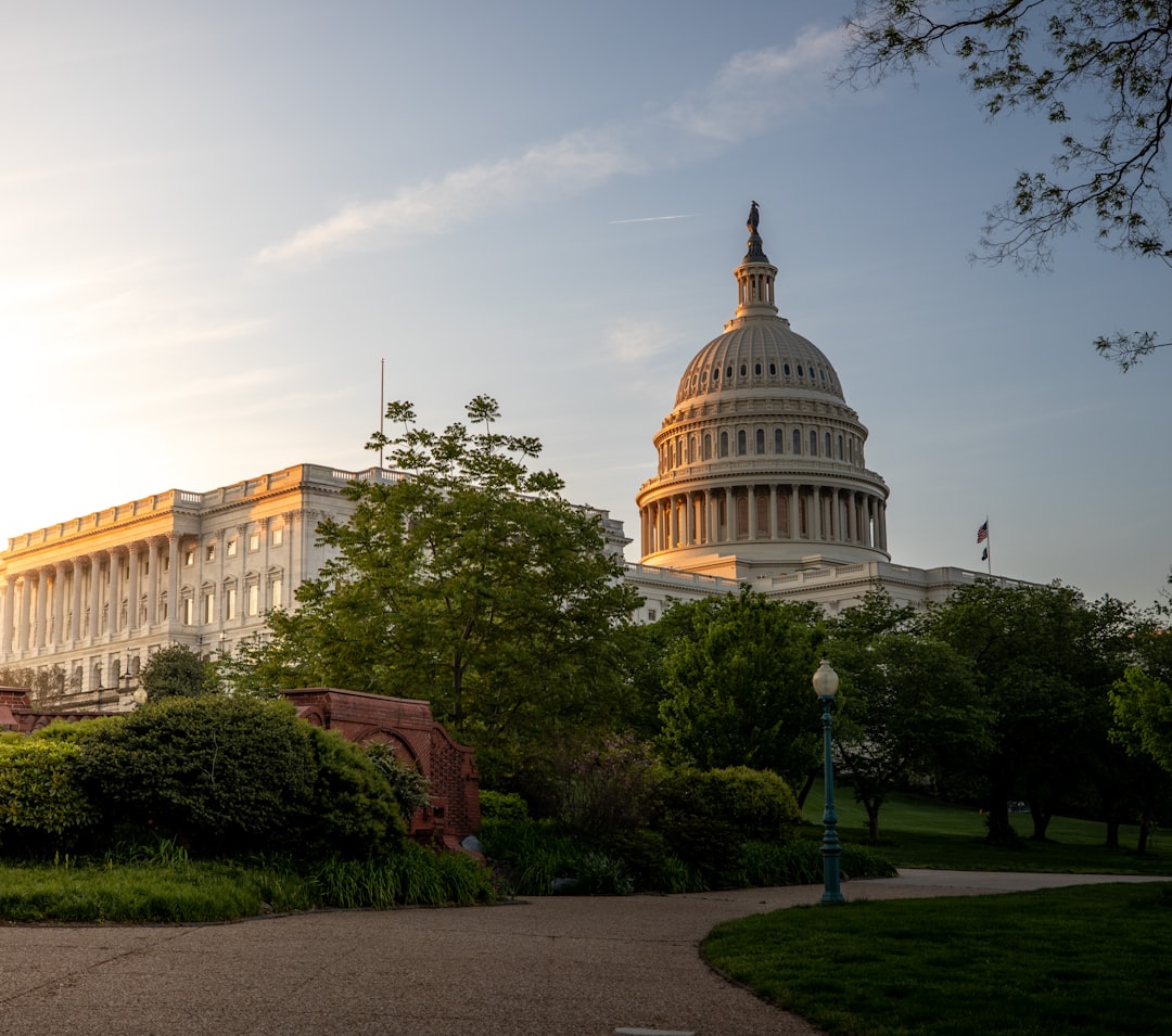 US Capitol building, representing state-level plastic packaging legislation